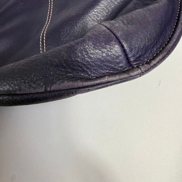B. Makowsky Buckle Purple Crossbody Leather Bag - Picture 5 of 8